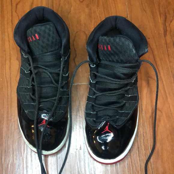 Boys Jordan size2y - Picture 1 of 12